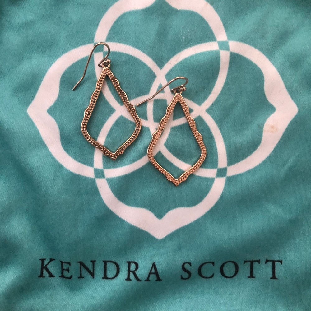 Kendra Scott Sophia Earrings in Gold